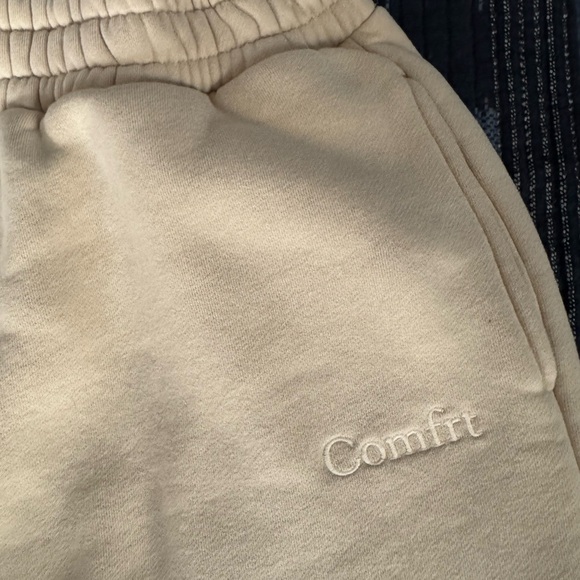Comfrt Cream Hoodie and Sweatpants Set Size Medium - Picture 7 of 10
